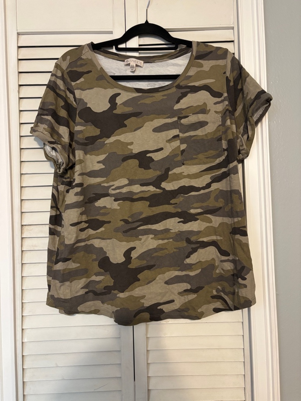 Relaxed Camo Pocket Tee in Olive Green